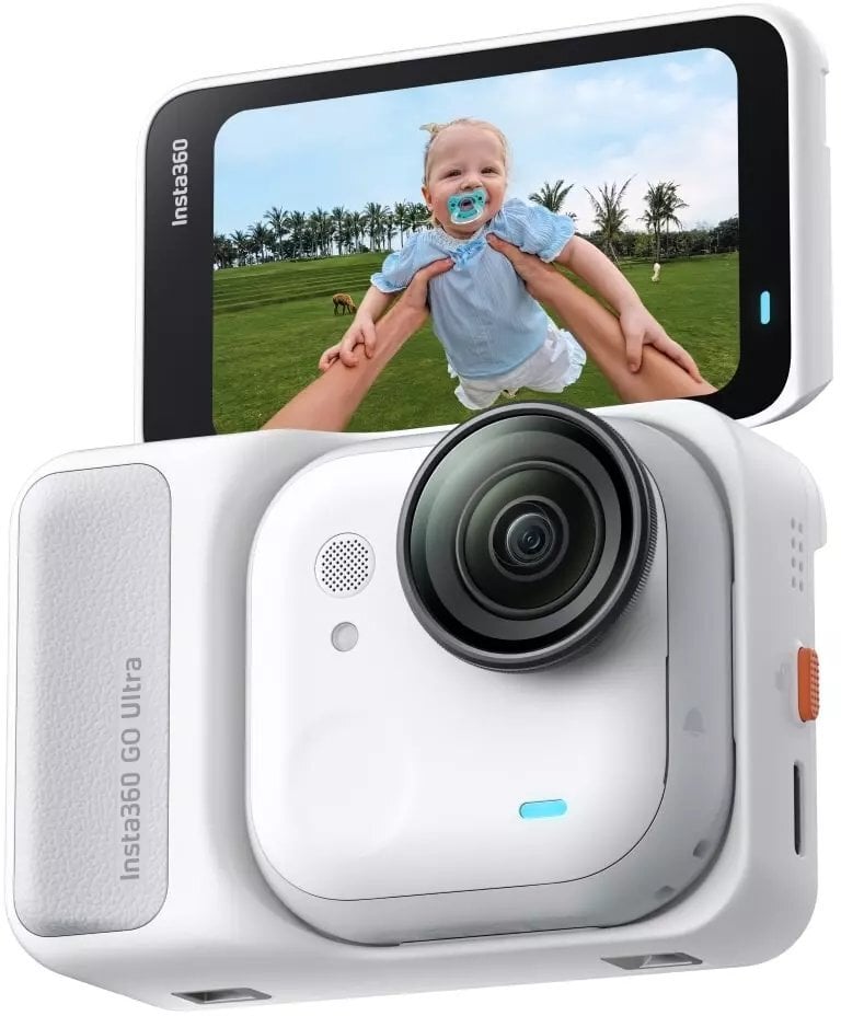 Insta360 GO Ultra Standard Bundle action